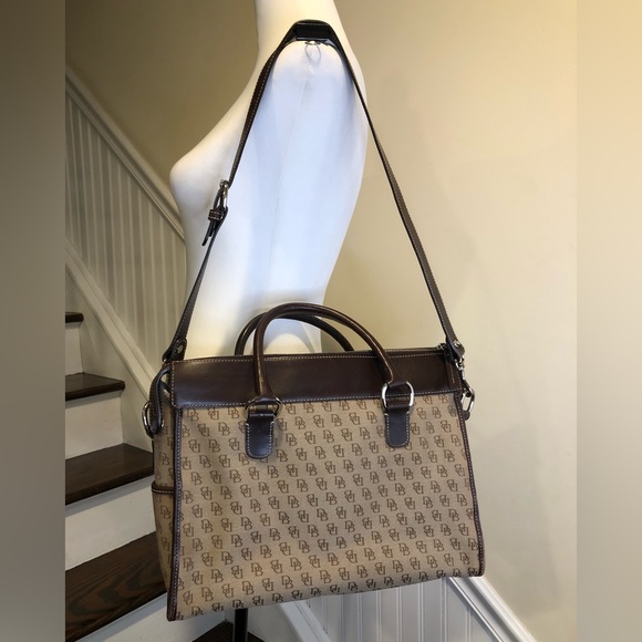 Vintage DOONEY & BOURKE Jacquard Signature Logo Canvas & Leather Shoulder Bag - Picture 3 of 17